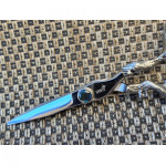 Yoshi 5.25" Dragon Art range scissor. Japan super Alloy!