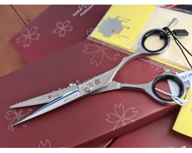 SAKURA Scissors: C600 6" Professional hair cutting shears for hairdressers and barbers