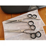 Blue Minx 7" blade with small finger holes