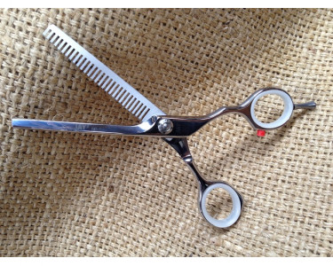 Jaguar "Jay2" # 2.2  5.5" 28 Tooth Thinning, texturing Scissor.